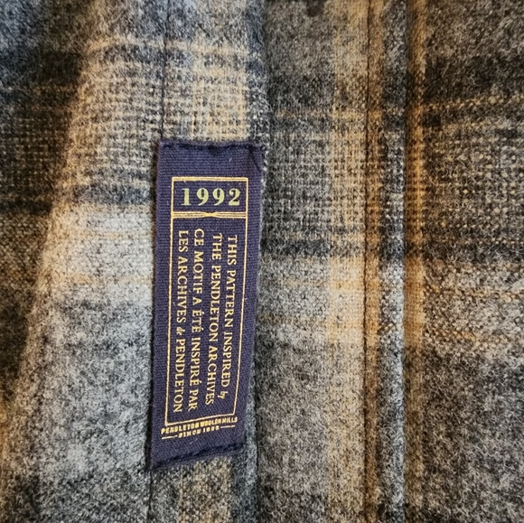 Pendleton Plaid Elbow Patch Trail Shirt - Picture 3 of 5